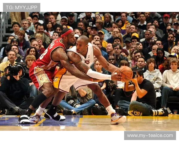 霍华德谈科比与詹姆斯 科比无惧眼光 詹姆斯渴望得到所有人的喜欢