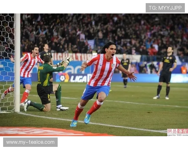 鲁尼盛赞谢什科发挥身体优势称其出色表现让全队踢得更加轻松 鲁尼盛赞谢什科发挥身体优势称其出色表现让全队踢得更加轻松