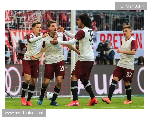 拜仁海报致敬海贼王路飞领衔德甲天王山巅峰对决燃爆全场 拜仁海报致敬海贼王路飞领衔德甲天王山巅峰对决燃爆全场