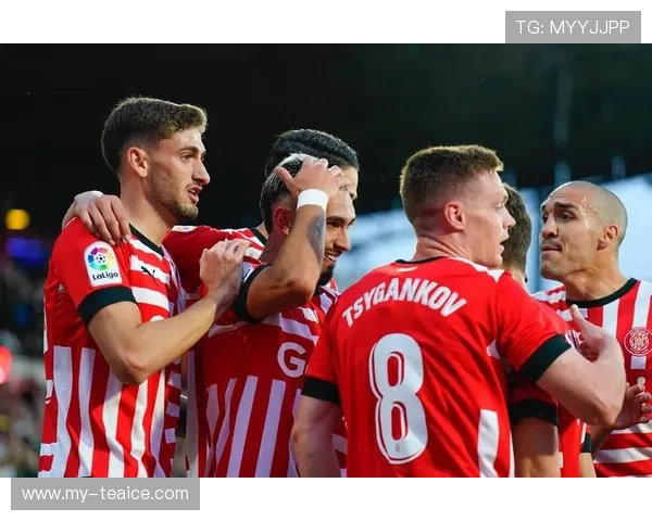 巴萨后防漏洞百出 赫罗纳单刀两次被扑中柱遗憾错失良机 巴萨后防漏洞百出 赫罗纳单刀两次被扑中柱遗憾错失良机