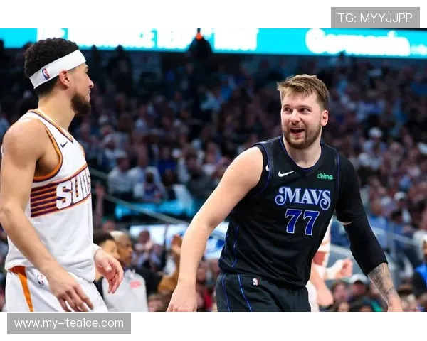 布克状态平平半场仅得8分仍送5助攻展现全能串联能力